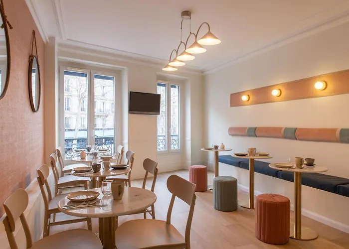 Hôtel Avama Prony Paris